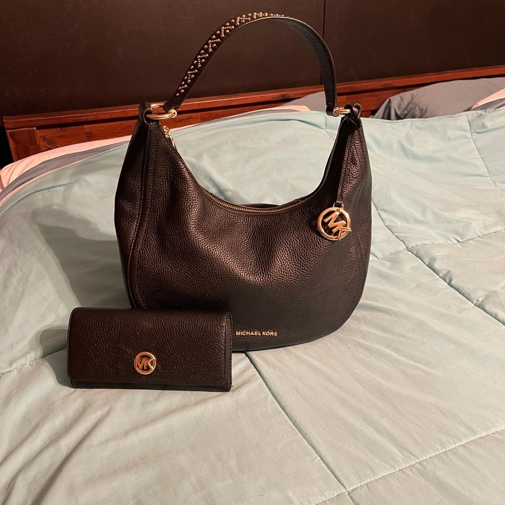 Michael Kors hobo bag and matching wallet - Picture 3 of 10